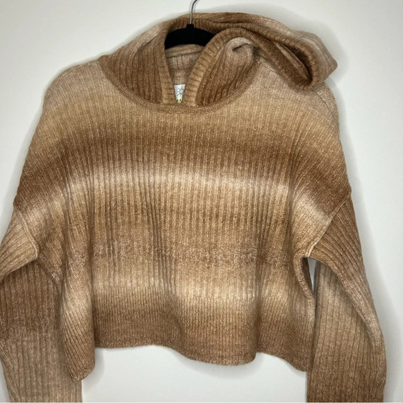 Offline By Aerie Ribbed Cropped Ombré Sweater Hooded Size Small NWT - Picture 6 of 6